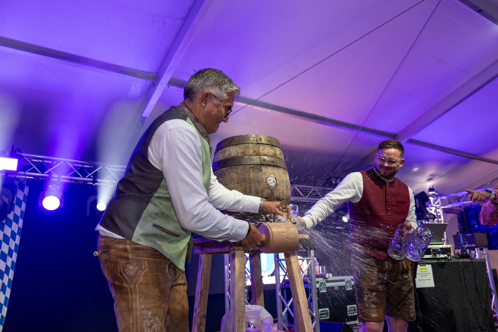 Erfolgreiche &Uuml;bergabe des Eckernf&ouml;rder Oktoberfestes von Bj&ouml;rn Gallenkamp an Mirco Steffen